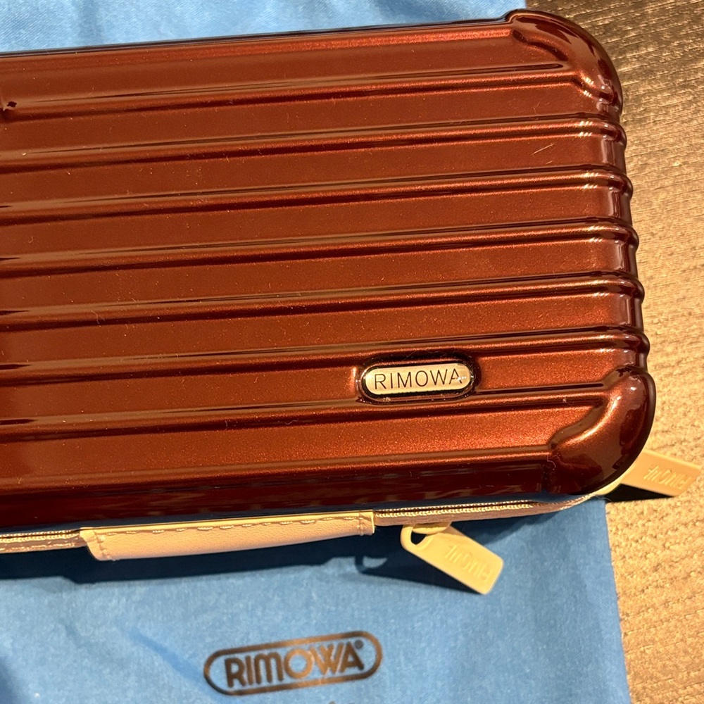 Rimowa Brown Burgundy Hard shell cosmetic bag